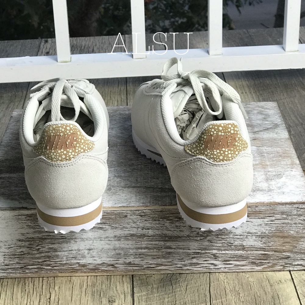 NWTNike Classic Cortez Prem Light Bone WMNS - Picture 4 of 8